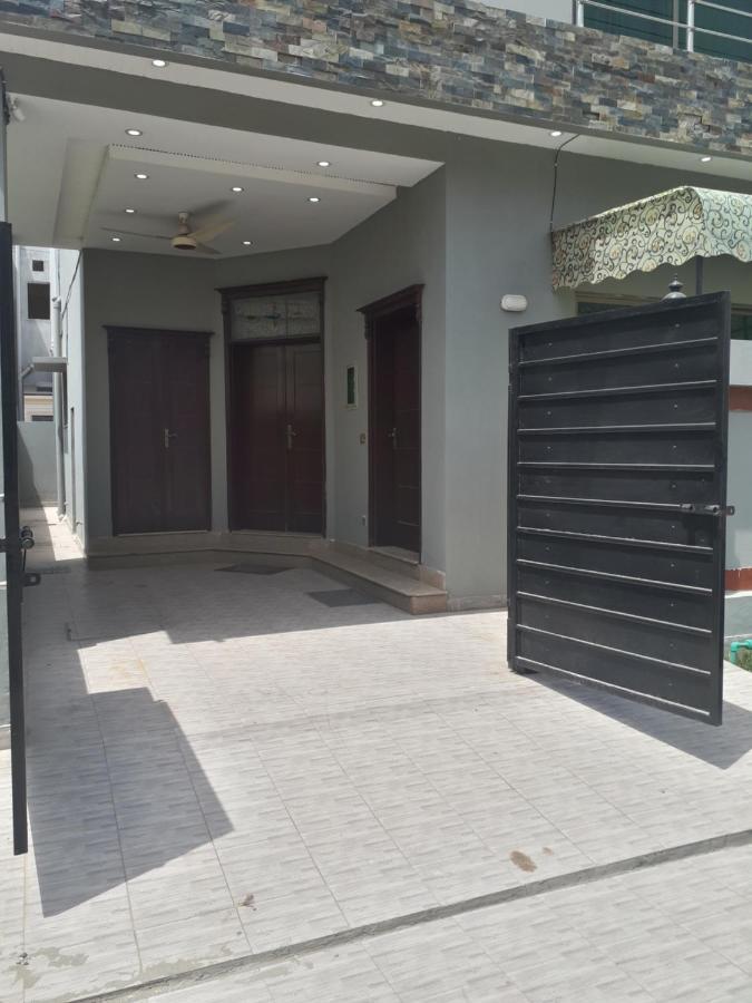 Fully Serviced Holiday Home Near Lahore Ring Road Bagian luar foto