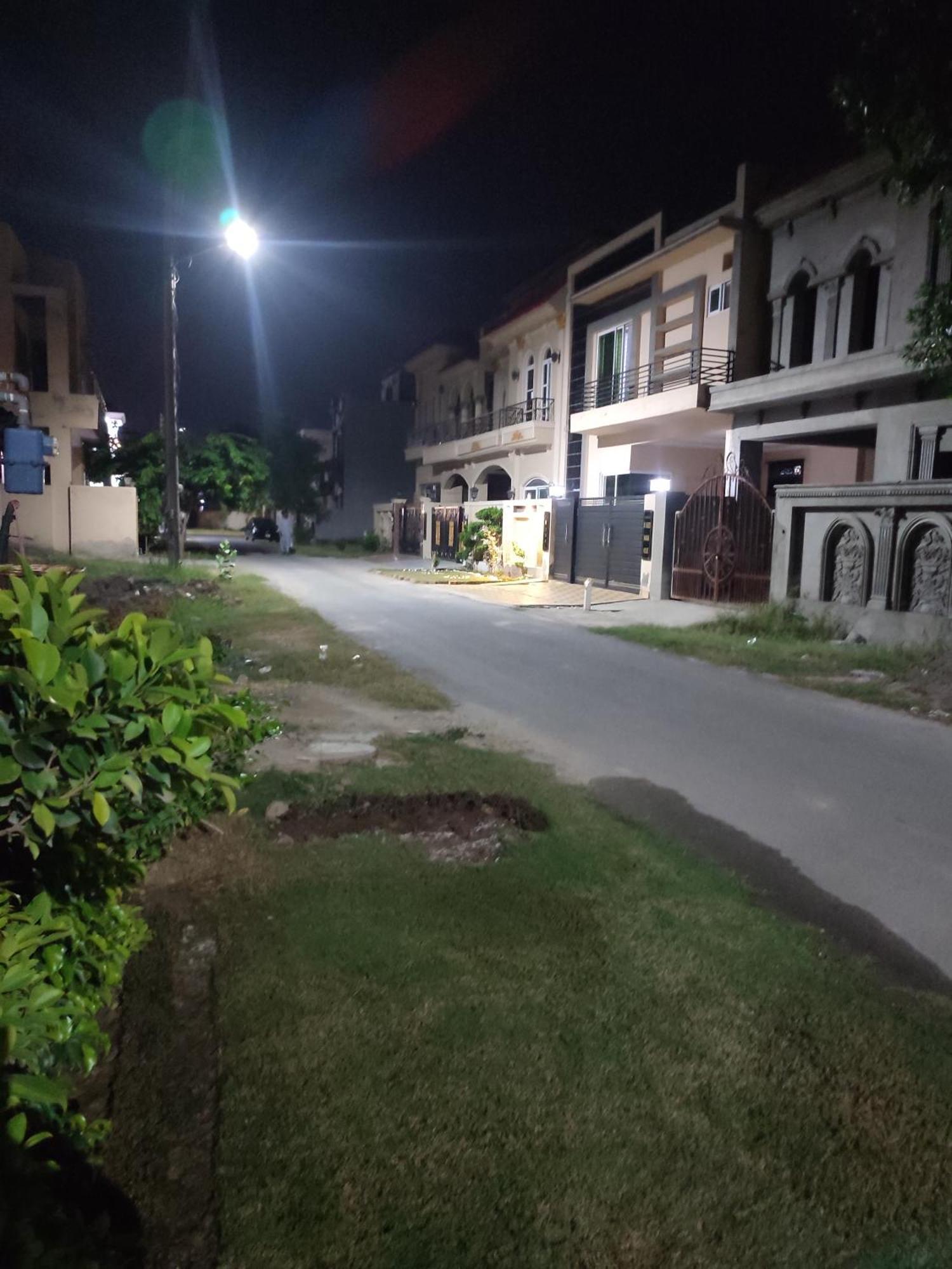 Fully Serviced Holiday Home Near Lahore Ring Road Bagian luar foto